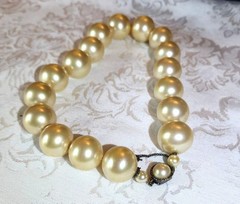 Vintage Gold-Tone Glass Faux Pearl Necklace 925 Clasp – High-Quality Statement