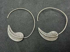 4.73g Vintage Sterling Silver 925 Leaf Feather Hoop Earrings Textured M