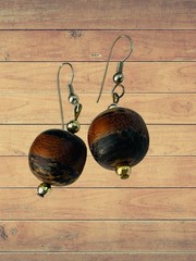 VTG EXOTIC WOOD BEAD EARRINGS TRIBAL DANGLE NATURAL GRAIN DESIGNS LIGHTWEIGHT