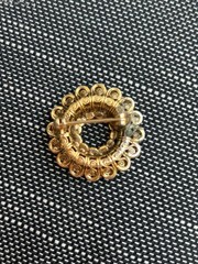 Circular Red and Gold Tone Rhinestone Brooch – Vintage Pin