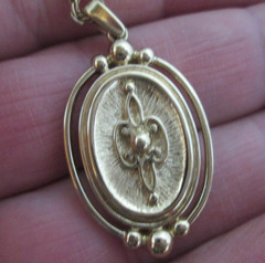 Vtg Avon Necklace Victorian Reversible Pendant Faux Black Onyx 22″ Chain 1980s