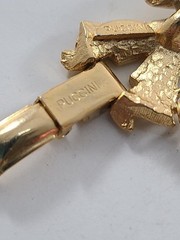 VTG 1960’s Gold Tone Puccini Textured V-Link Bracelet with Safety Chain