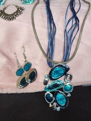 Estate Lot Vintage & Contemporary Jewelry Necklaces Bracelets Earrings Rings 19
