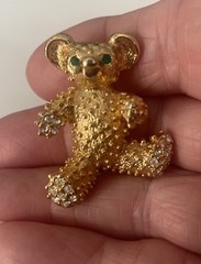 Vintage GoldTone Unique Textured Green Eyed Rhinestone Teddy Bear Brooch BX6