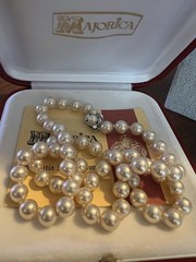 VINTAGE MAJORICA PEARL NECKLACE 24 INCHES 9MM PEARLS IN BOX EXCELLENT CONDITION