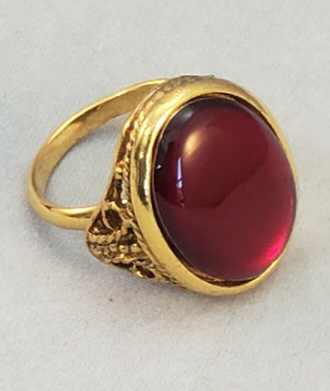 Jewel Tone Red Filigree Pattern Lucite 1960’s Adjustable Vintage Ring U.S.A.