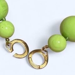 LES BERNARD Choker Chunky Lime Green Lucite Bead Gilded Heavy Turn-Lock Clasp