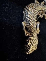 Gold Tone Black Accent Textured Metal Lizard Salamander Brooch 3.5 In Black Eyes