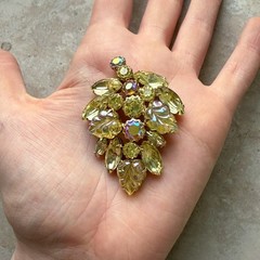 Vtg Signed Weiss Necklace Brooch Earrings Demi Set Molded Glass Leaf Yellow AB