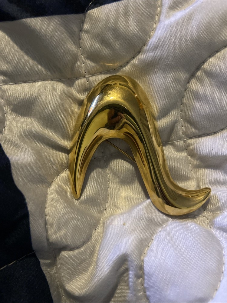 Monet Gold Tone Abstract Swoosh Wave Check Ribbon Zig Zag Pin Brooch 2.25 in