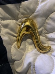 Monet Gold Tone Abstract Swoosh Wave Check Ribbon Zig Zag Pin Brooch 2.25 in