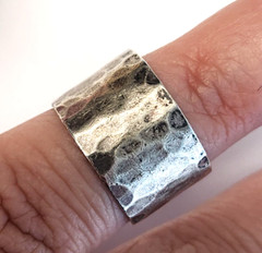 Vintage 925 Silver hammered band wide ring 12.5mm made in Israel Estate
