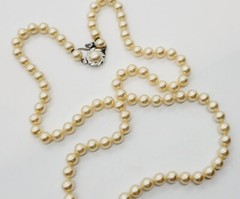 Faux Pearl Beaded long Necklace 26 in Flower Clasp Vintage