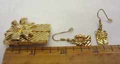 Vintage Gift Box AAI Gold Tone Pin Brooch w/ Matching Pierced Earrings Signed