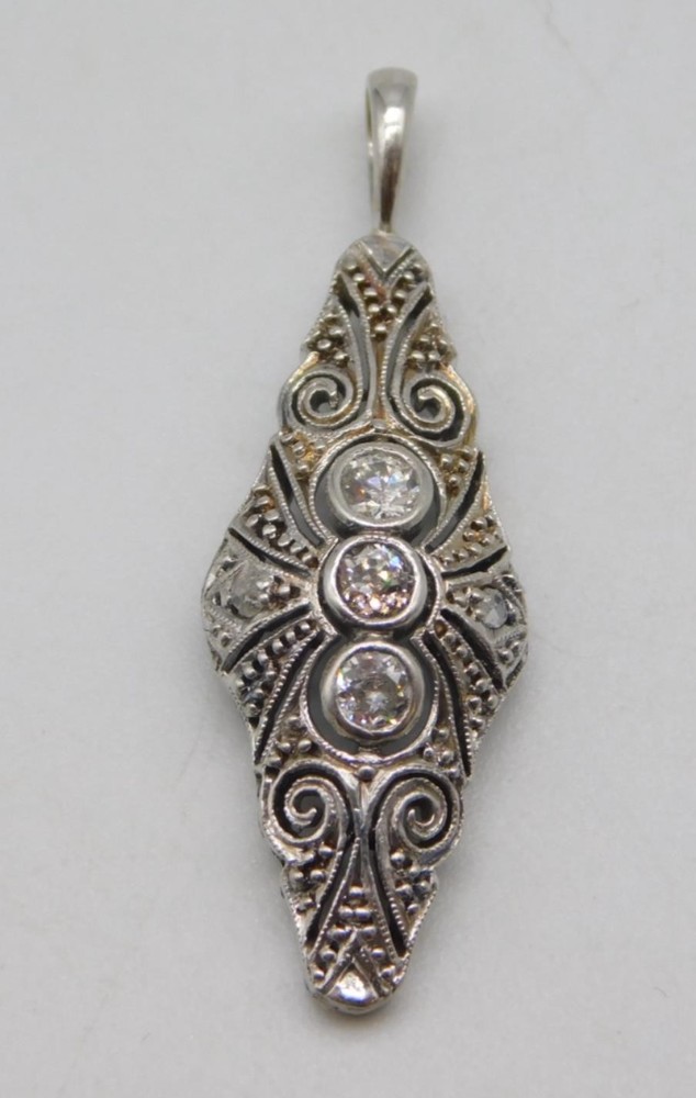 SUPER ART DECO PLATINUM FILIGREE 3 DIAMOND STONE LAVALIERE PENDANT