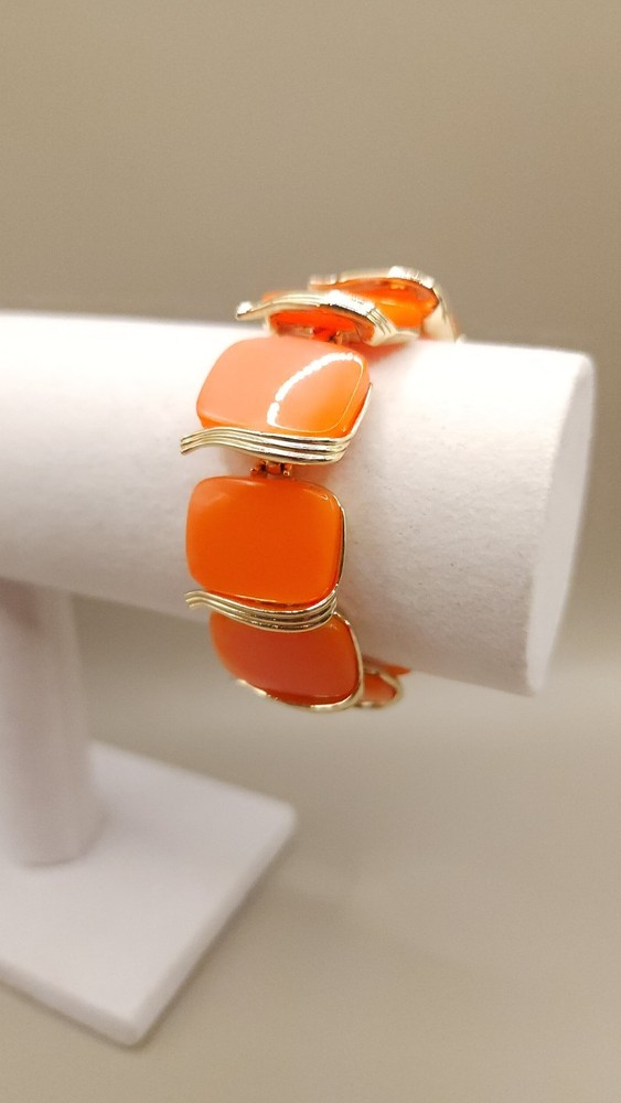 Vintage Lisner Orange Thermoset Bracelet Gold Tone Mid Century 1950s 1.6oz