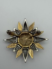 Star Sunburst Metal Brooch