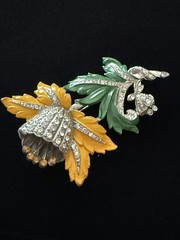 Deco Era vintage pot metal enamel brooch