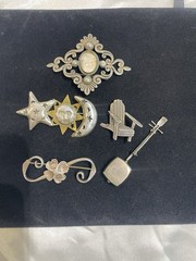 Lot Of VINTAGE STERLING SILVER BROOCHES 925 & TAXCO Flower Guitar Sun Moon Chair