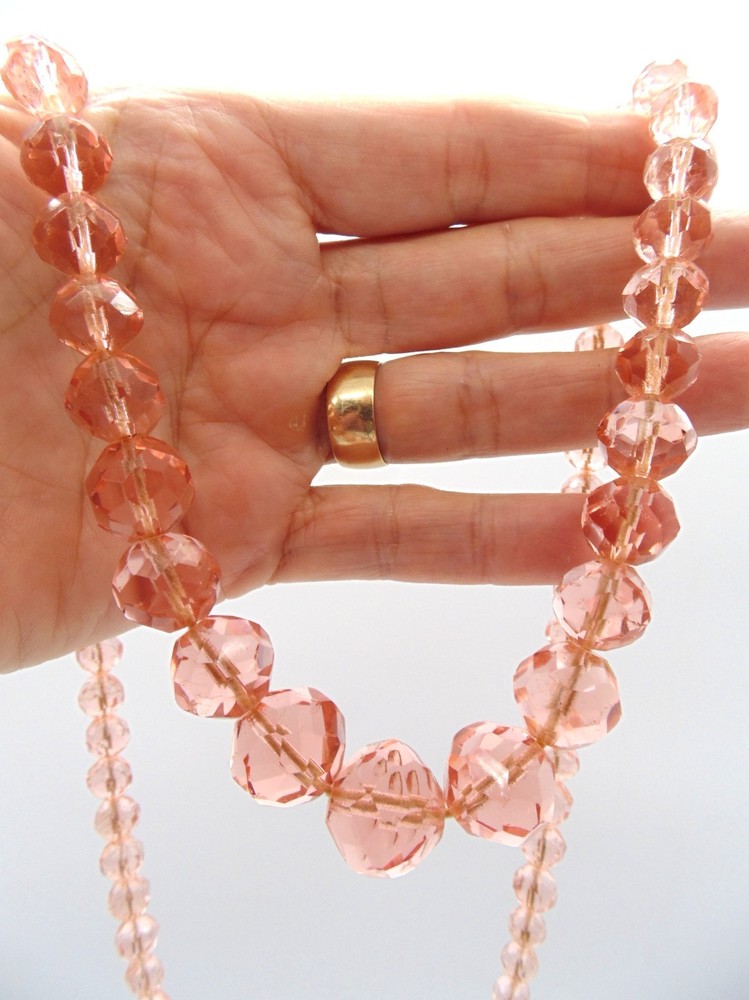 Older VTG PEACH PINK Crystal Glass NECKLACE ~ Graduated Size Faceted Beads 28″