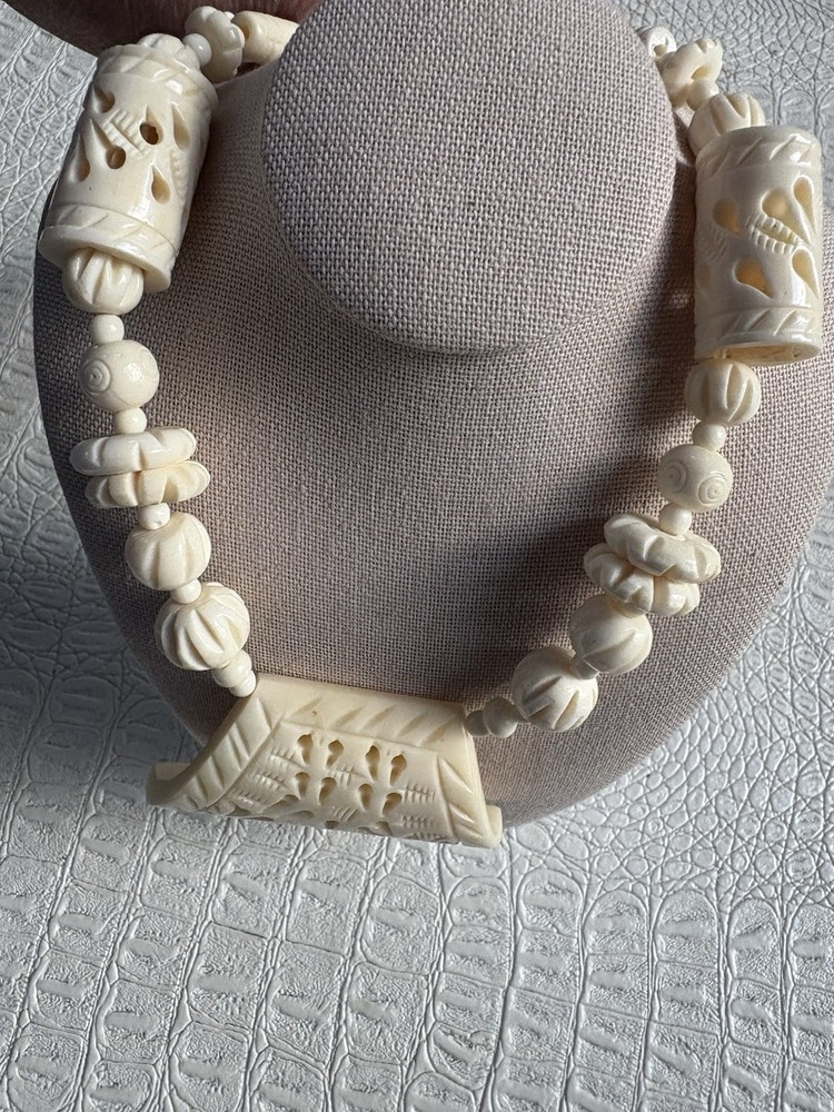 VTG Necklace Natural Carved Bovine Bone Silvertone Barrel Clasp 30” Handcrafted