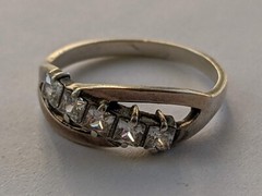 Vintage ring sterling silver 925 Size 6 Weight 1.86 g. Gold insert 9 ct.