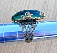 Vintage Emerald Green Glass Ribbed Cabochon Brass Filligree Ring Sz 10 Art Deco
