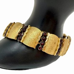 Vtg Trifari Brushed Gold Tone Panel Bracelet Faux Garnet Color Stones 1955–1969