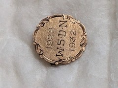 1922 W.S.D.N. 1932 Gold Pin Signed Hallmark HB Untested 1 inch diameter