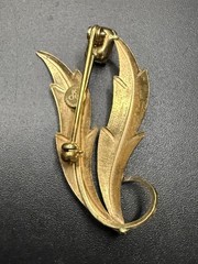 An Elegant Gold Filled Brooch w/ Gorgeous Green “Gem” ~ 1/20 14k Gold Filled dce