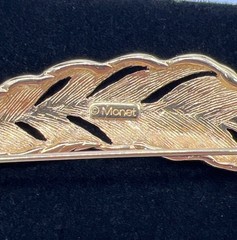 Monet Gold-Tone Feather Brooch 3.5 Inches Elegant Vintage Jewelry Pin
