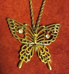 VINTAGE BUTTERFLY NECKLACE WITH RHINESTONES – SIGNED