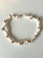 Vintage White Hawaiian Shell Chip 18” Unisex Necklace with Spring Ring Clasp