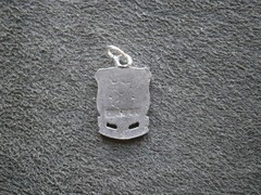 Zanzibar Africa Vintage Silvertone Enamel Travel Shield Bracelet Charm 3.2g FLAW