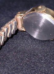 Vintage 1975 Timex Ladies Mechanical Watch Oval Gold Tone Caliber 23 RUNNING
