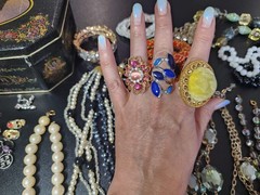 Vintage jewelry set of 36 in vintage box
