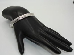 VINTAGE MARATHON “Princess Mara” STERLING SILVER HINGED BANGLE BRACELET IN O.B.!