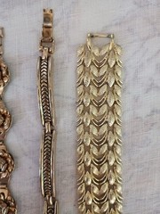 Vintage Jewelry Bracelet Lot Gold Tone Coro Sweetheart Roses Medallion Charm 7″
