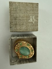 Vintage Florenza Gold Tone Pill box with Cabochon stone