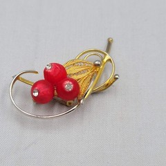 Vintage Red Silk Wrapped Bead Flower Brooch Gold tone Filigree 2.5″
