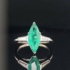 Vintage Platinum Engagement Ring 2.09CT. Gem Natural Green Emerald Marquise Cut