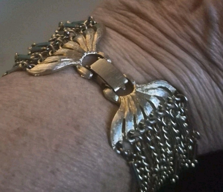 Vintage Coro 1940s-1950s Pegasus Gold Tone Multi Strand Liquid Chain Bracelet