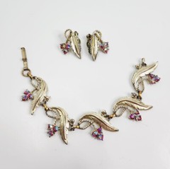Vintage Judy Lee Signed Gold Tone Rhinestone Bracelet And Clip On Earrings Leaf