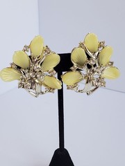 Vintage Rhinestone Plastic Flower Earring Jewelry