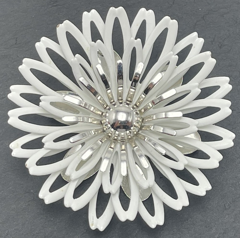 Sarah Coventry Vintage Brooch Pin White Layered Flower Convertible Pendant