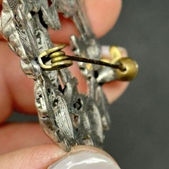 Art Nouveau Brooch Pin Repousse Floral Wreath Art Deco 2″ Vintage