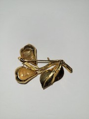 Vintage Brooch Pin Gold Plated Acorn Stem With Leaves, Size 3cm x 4.5cm