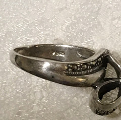 Vintage Sterling Silver Ring Womens Sz 8.25 Ribbon Bow design Marcasite Accents