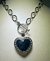 925 Sterling Silver Black Heart pendant with chain Necklace. 26.63g L- 18 in