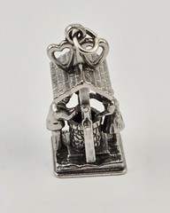 Sterling Silver 3D Wishing Well Charm Couple Hearts Roof Vintage 9.3g 925